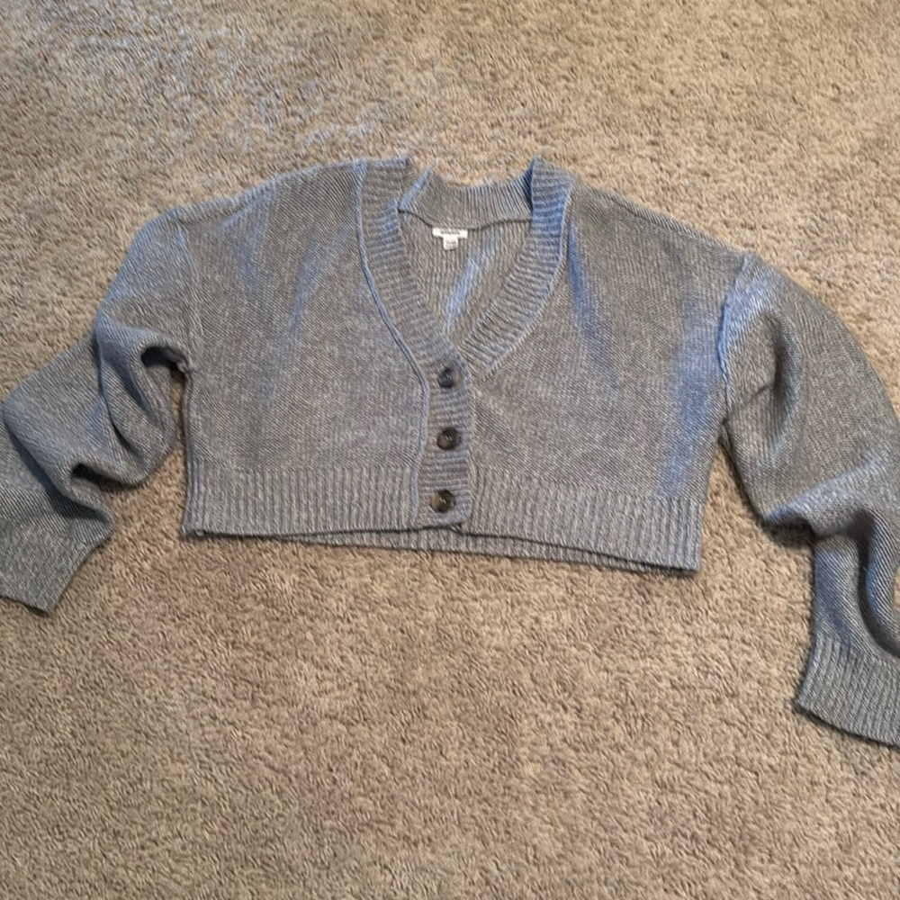 Super cute Garage XS Grey sweater